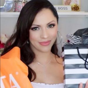 Meet your Posher, Diana